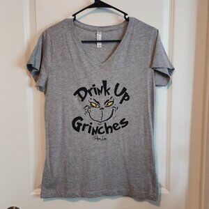 Piper Lou drink up grinches V-neck T-shirt size medium